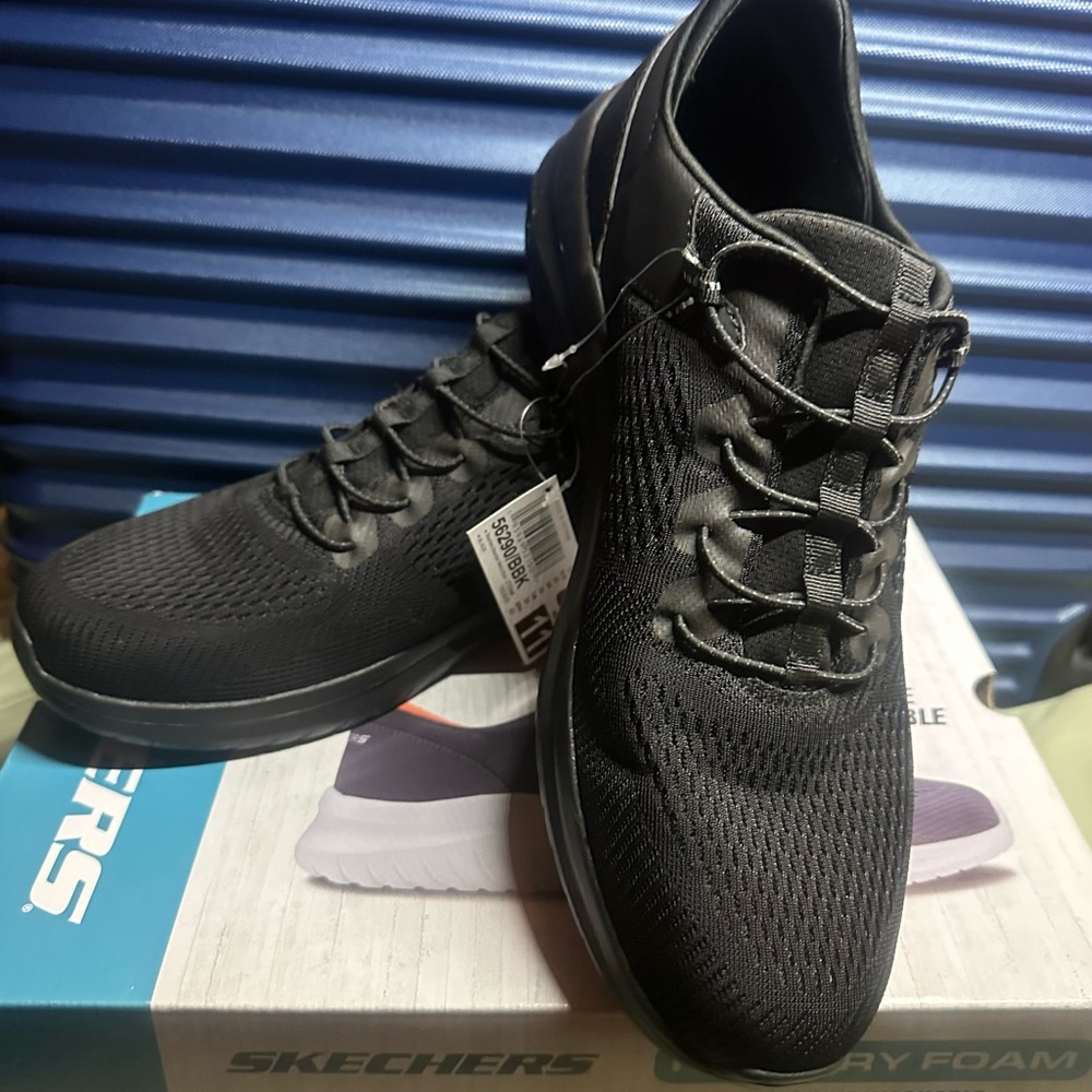 Skechers Men's Black Mesh Sneakers